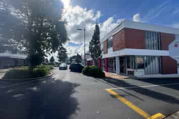 Large Pukekohe Office Opportunity - 533m²