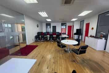 Large Pukekohe Office Opportunity - 533m²