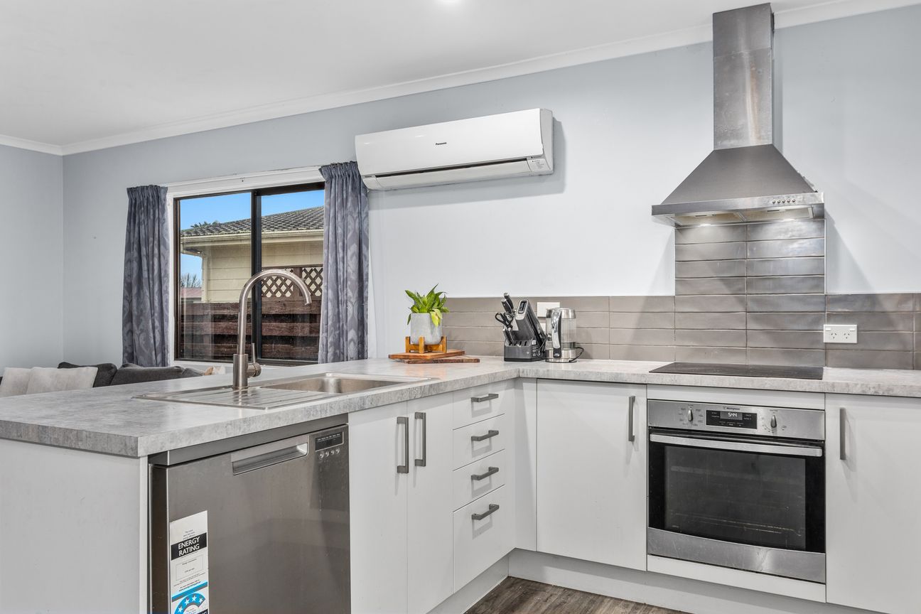Heart of Edgecumbe with Peaceful Outlook - Widok 3