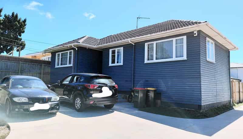 383 West Coast Road, Glen Eden
