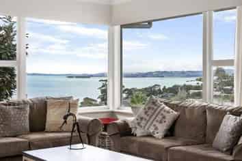 5 Colmar Road, Mellons Bay