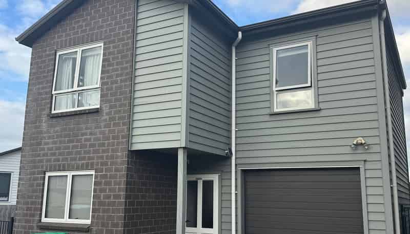 4 Awhenga Place, Weymouth