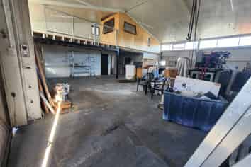 Workshop / Office / Showroom