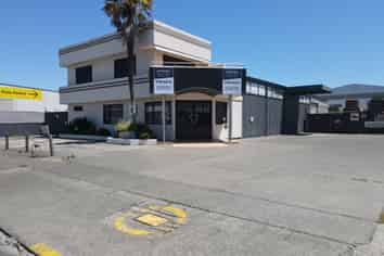 Workshop / Office / Showroom