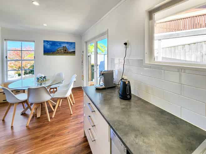 21 Gainsborough Grove, Belmont