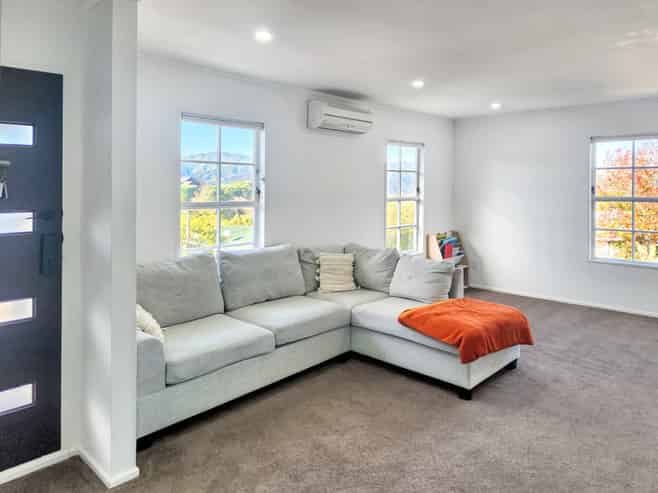 21 Gainsborough Grove, Belmont
