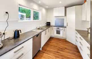 21 Gainsborough Grove, Belmont