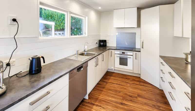21 Gainsborough Grove, Belmont