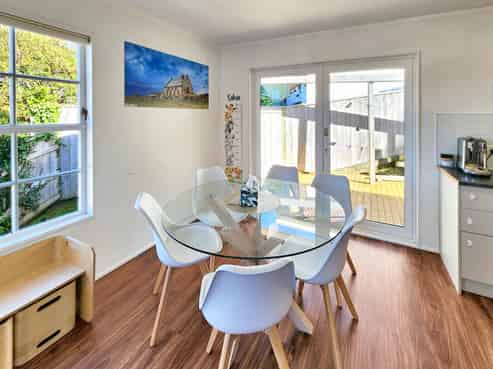 21 Gainsborough Grove, Belmont
