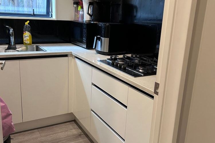 Modern 2-Bedroom Flat in the Heart of Flat Bush – pohled 6