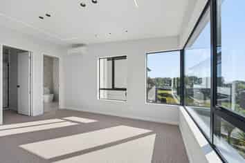 2/8 Park Rise, Campbells Bay