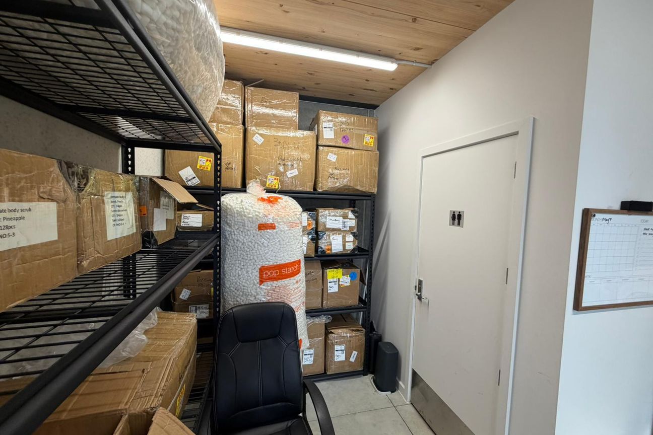 Compact warehouse. Smart location. - Ansicht 2