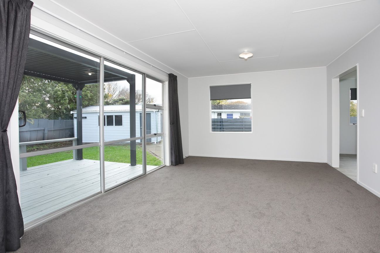 Modern Updates and Convenient Location! - Fler
