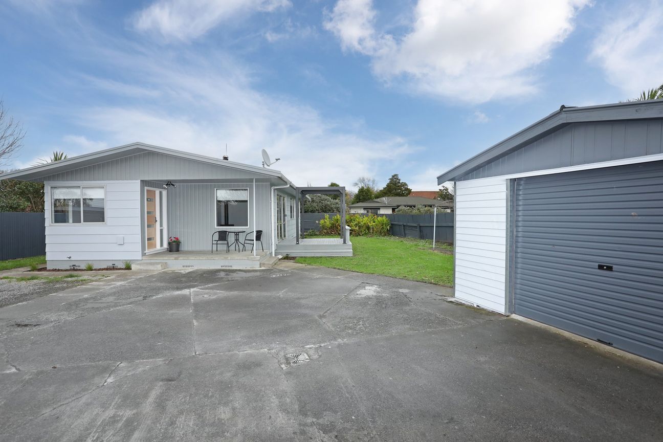 Modern Updates and Convenient Location! - Bild 2