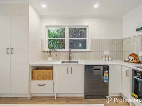 9 Damian Grove, Waterloo