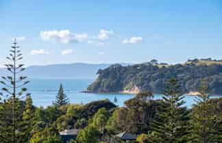 772 Whangaparaoa Road, Manly