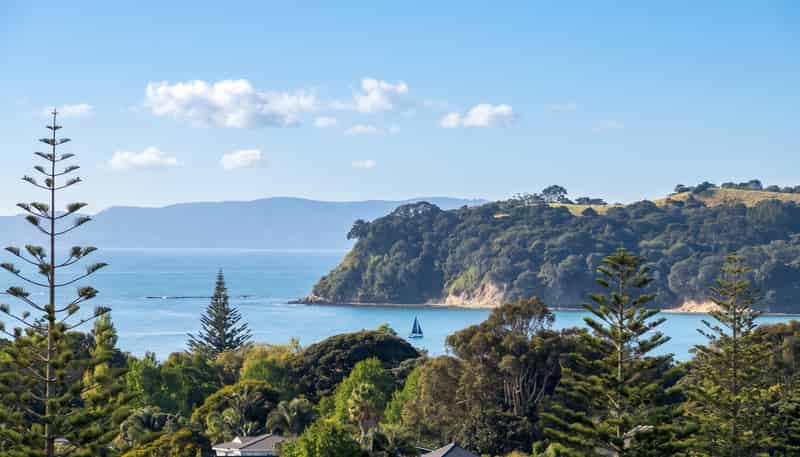 772 Whangaparaoa Road, Manly