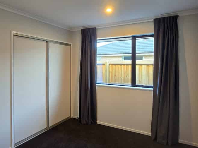 16 Hope Drive, Lincoln