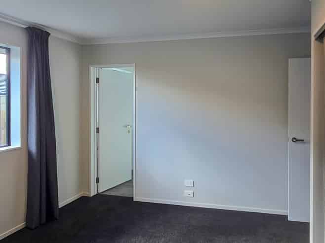 16 Hope Drive, Lincoln