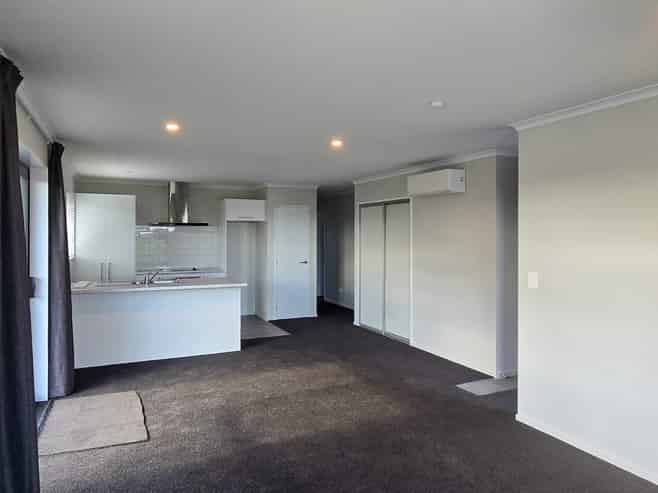 16 Hope Drive, Lincoln