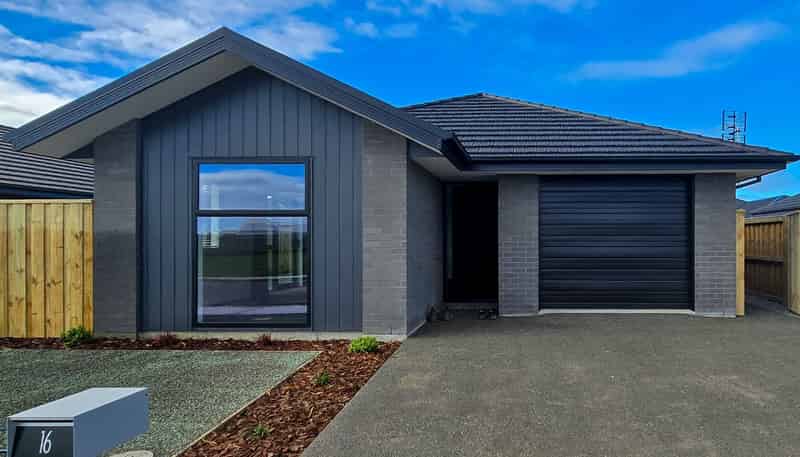 16 Hope Drive, Lincoln