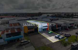 Road Front High Stud Unit + 6 Carparks | 400sqm