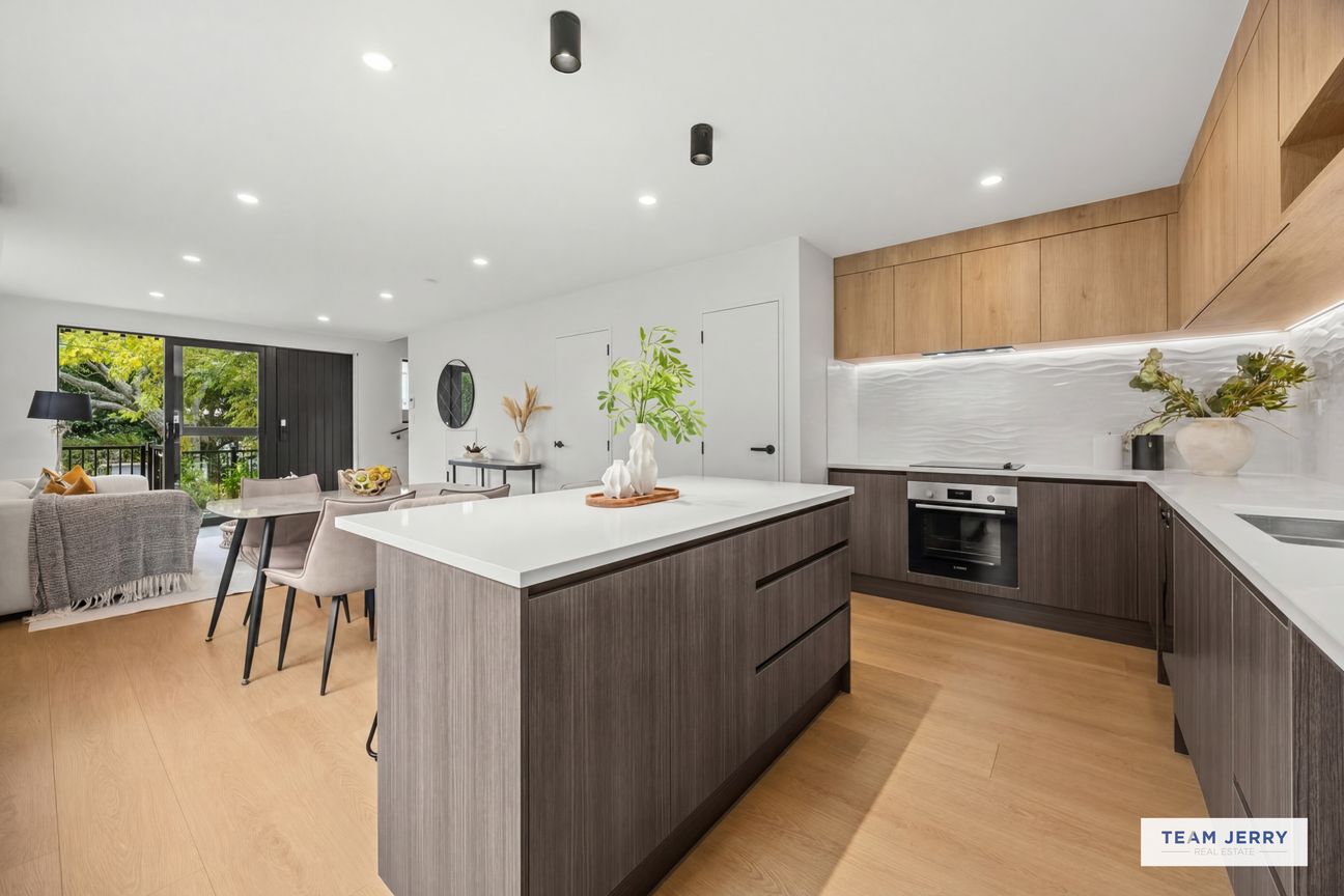 Classic Location, Brand New Living - Meer
