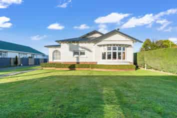 61 West Plains Road, WAIKIWI