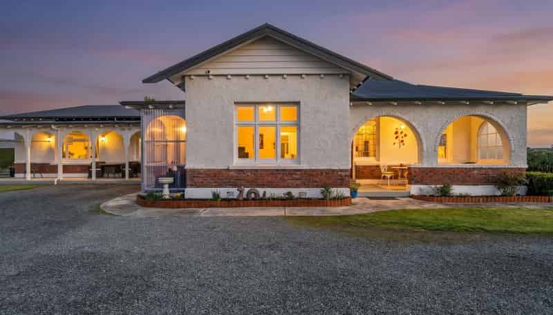 61 West Plains Road, WAIKIWI