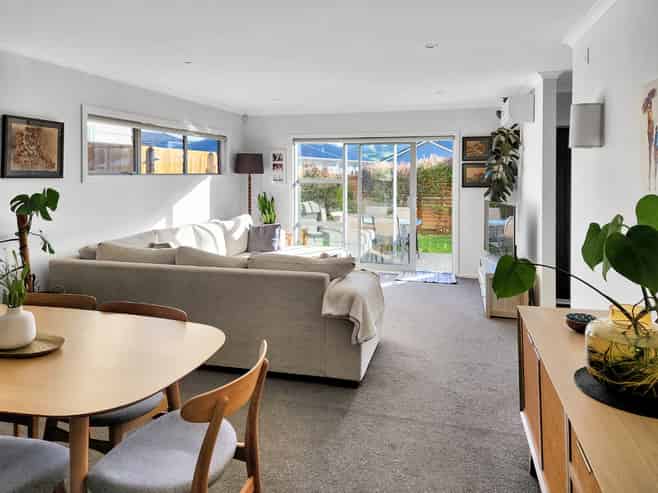 6 Takapo Grove, Kelson
