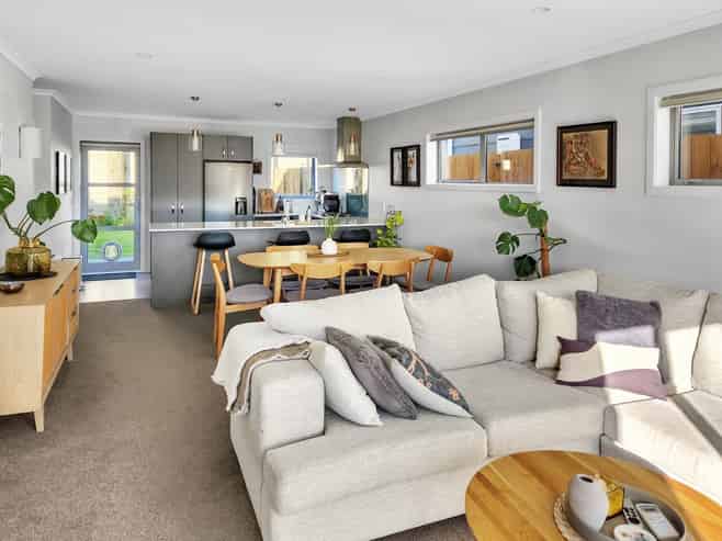 6 Takapo Grove, Kelson