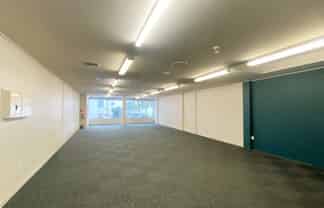 Central space for office days and power plays