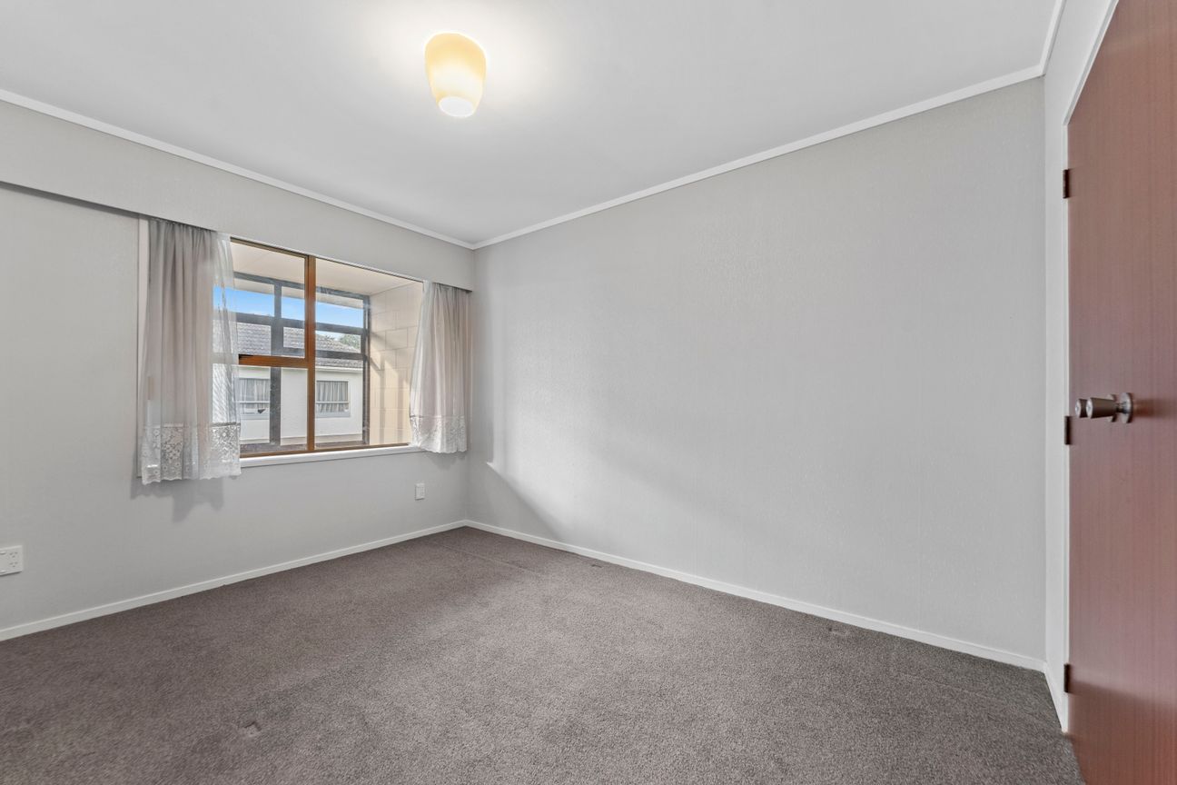 Spacious & Convenient Living - Heart of Papatoetoe - Mehr