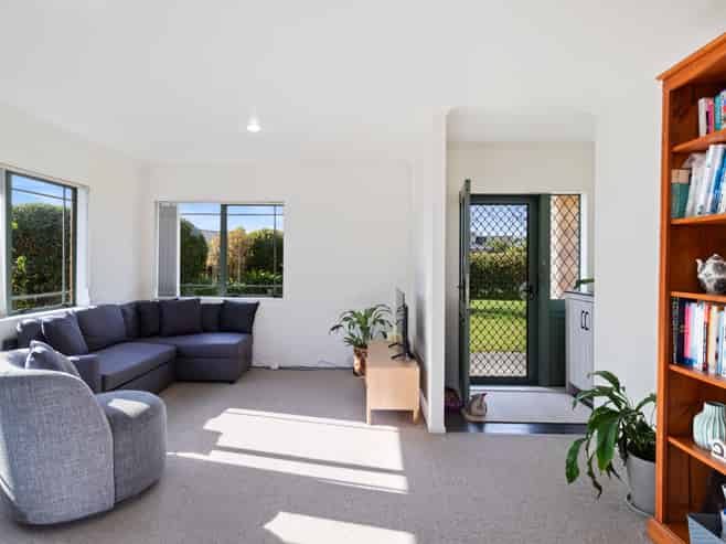 19 Brookesmith Drive, Waiuku
