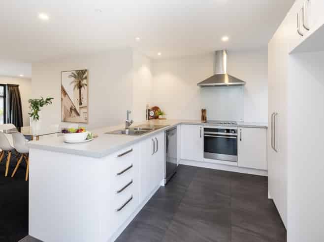 8/34 John Campbell Crescent, Hillmorton