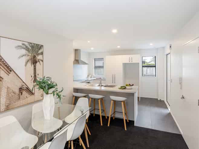 8/34 John Campbell Crescent, Hillmorton
