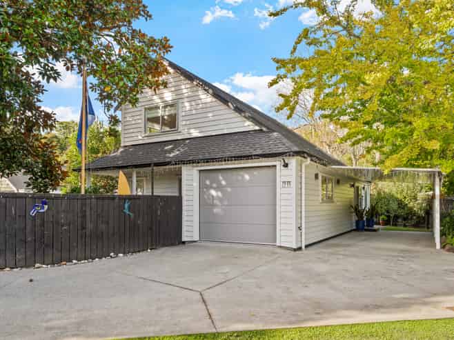 38A The Circle, Manly