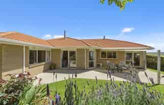 21 Village Park Drive, Welcome Bay