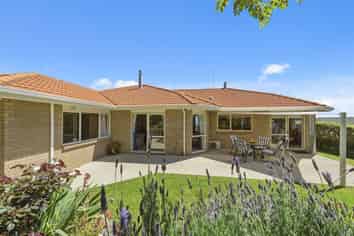 21 Village Park Drive, Welcome Bay