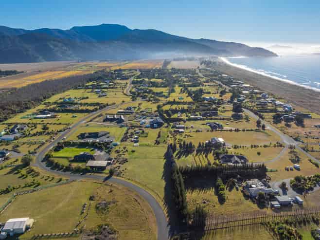 56 Hinepango Drive, Rarangi