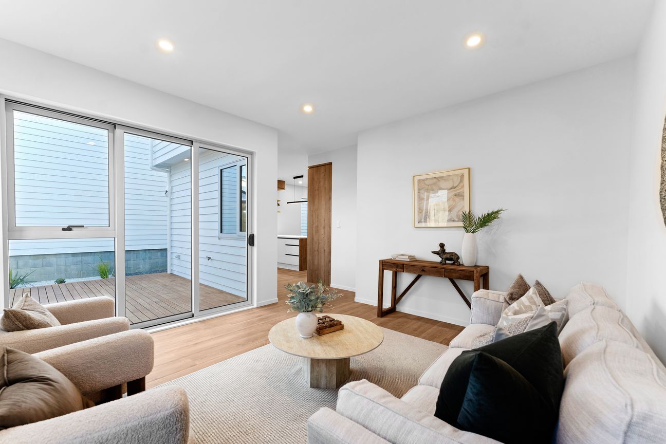 Freehold and Standalone - Last Lot Remaining! - Więcej