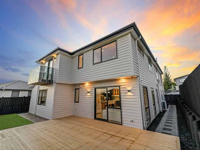6 Evergreen Parade, Karaka