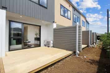 8C Daniel Avenue, Mangere East