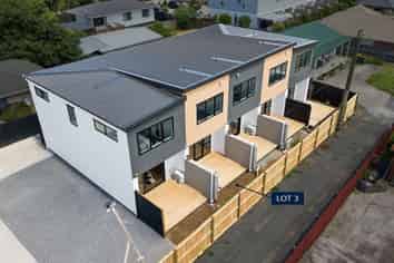 8C Daniel Avenue, Mangere East