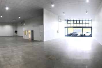 Versatile Commercial Space