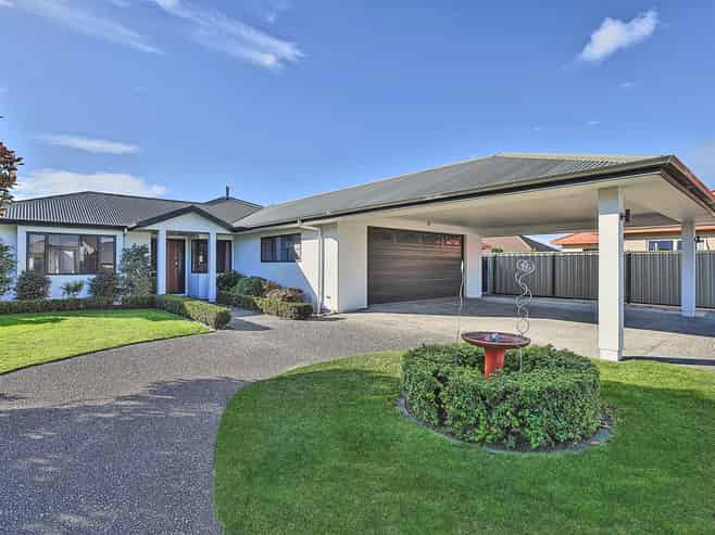 7 Merlot Drive, Greenmeadows