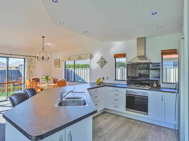 7 Merlot Drive, Greenmeadows