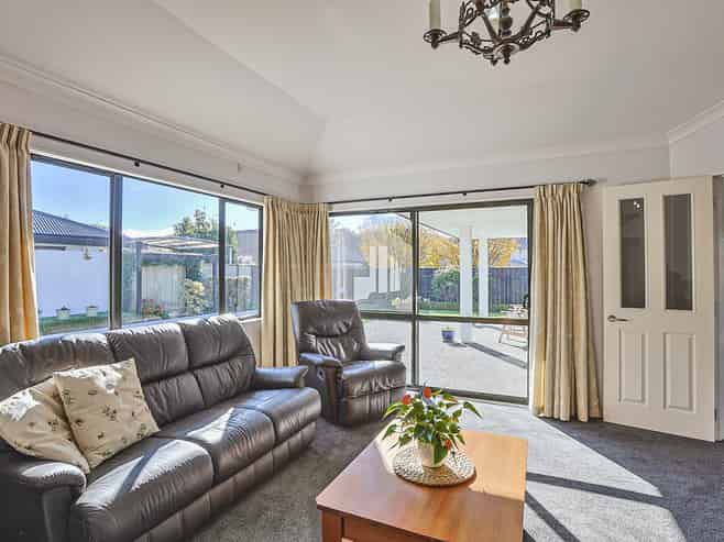 7 Merlot Drive, Greenmeadows
