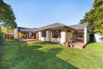 14 Batt Street, West End