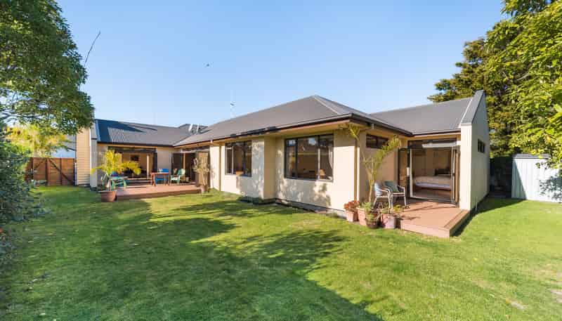 14 Batt Street, West End